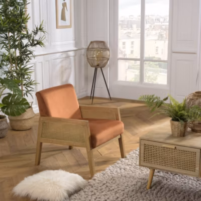 ALBANE – Fauteuil velours orange pieds bois et accoudoirs rotin