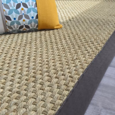 Tapis jonc de mer – Paro fin natté 4×4 – Ganse coton anthracite – 250 x 350 cm