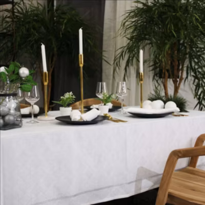 Nappe de Noël rectangulaire brodée (250×150 cm – Blanc)