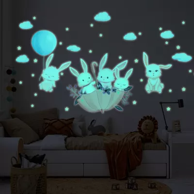 Sticker phosphorescent lumineux – LAPINS DANS LE CIEL – Autocollant mural plafond enfant fluorescent – 95x60cm