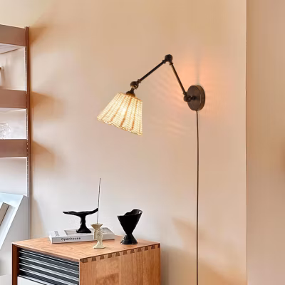 ALPINALUZ Applique murale avec bras oscillant et abat-jour en rotin  Style rustique, douille E27 avec câble, prise et interrupteur