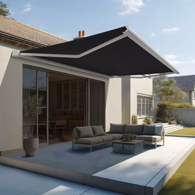 Store banne coffre – CIRKA (Motorisé à Télécommande – Blanc brillant – Noir – 4.00m x 3.00m)